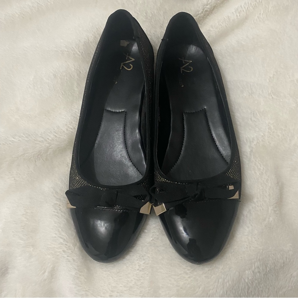 A2 Black and gold bow flats